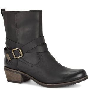New, Leather Lorraine boot by UGG size 6.5